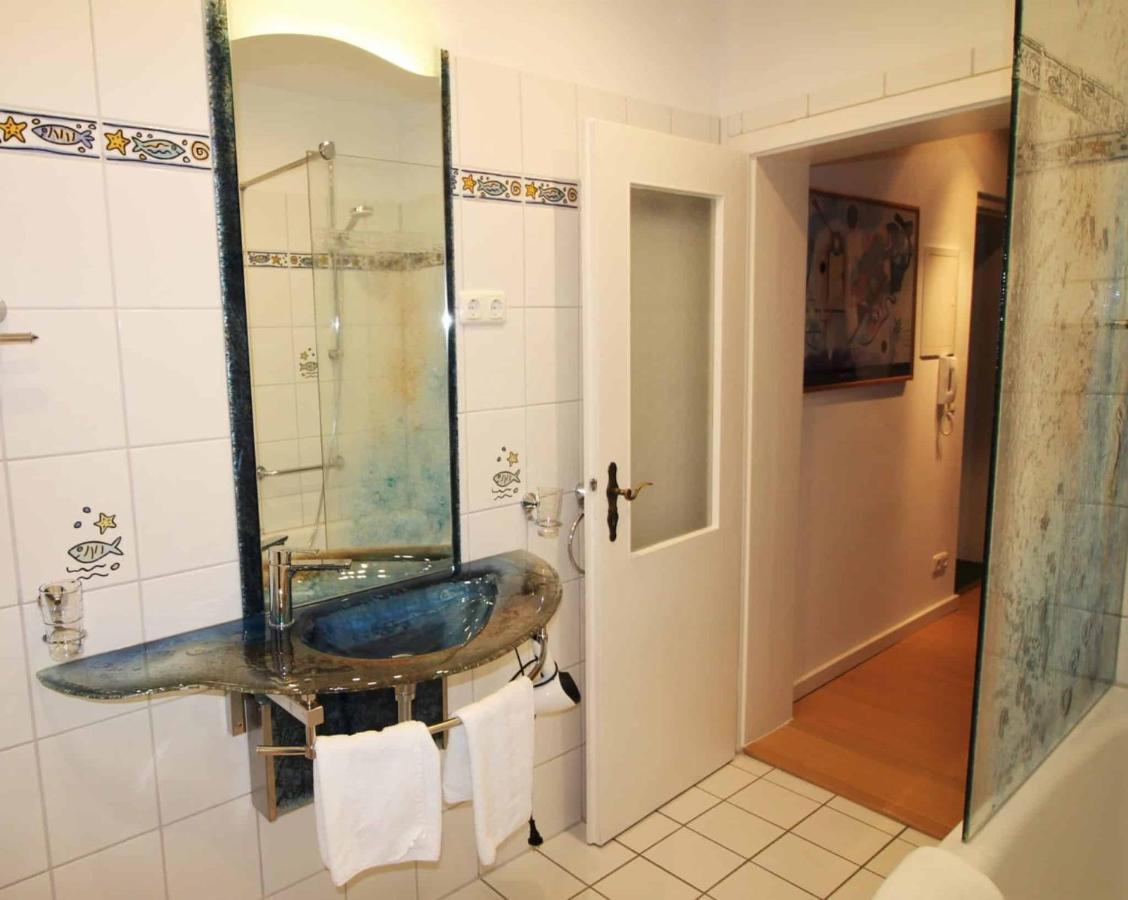 Strandvilla Hubertus - H7 - Maisonette Kandinsky Mit Seitlichem Meerblick Parkplatz Wlan Voll Ausgestattete Kueche Garten Grillplatz Waldbaden Familie Suedlage Apartment
